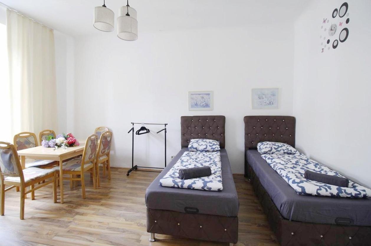 Comfortable Rooms Near Schonbrunn Palace Відень Екстер'єр фото